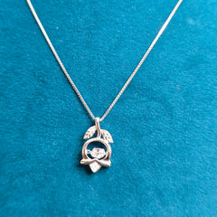 925 Sterling Silver Beautiful Dancing Diamond Leaf Necklace