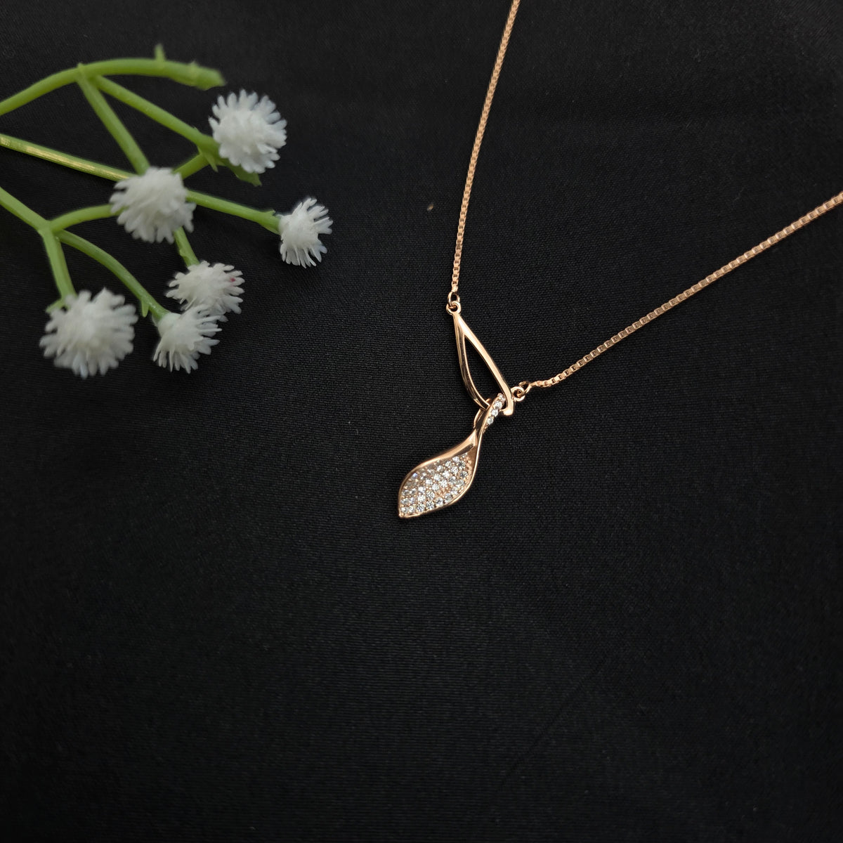 925 Sterling Silver Rose-Gold Leaf Shine Necklace