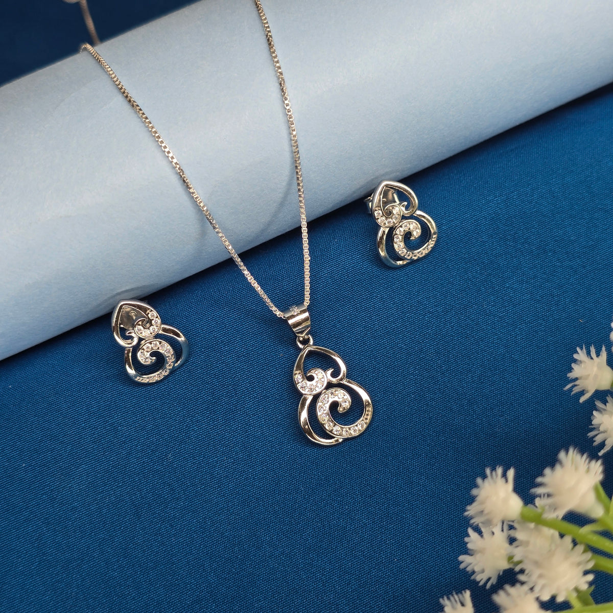 925 Sterling Silver Sparkling Swirl Pendant Set