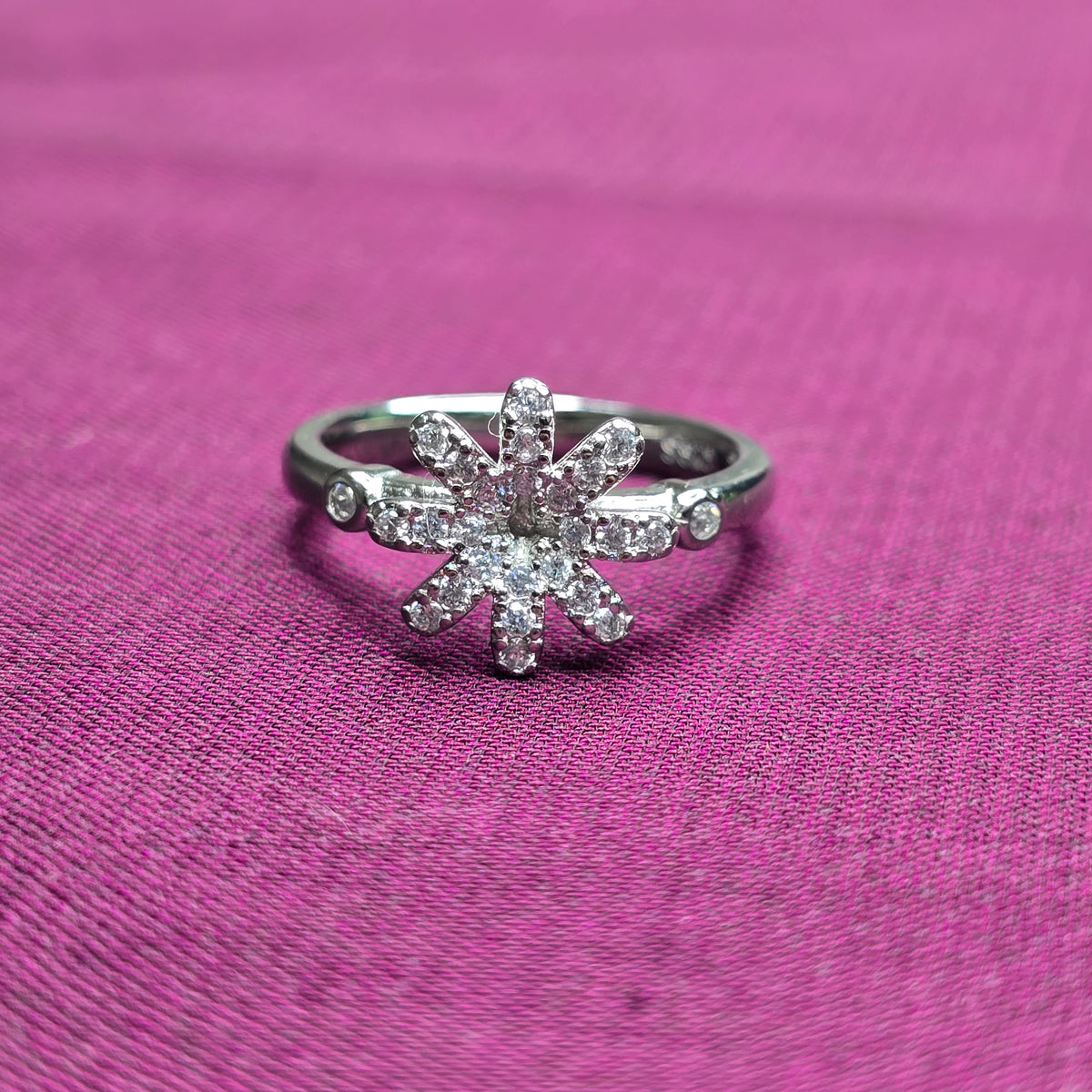 Daisy Shine 925 Sterling Silver Ring