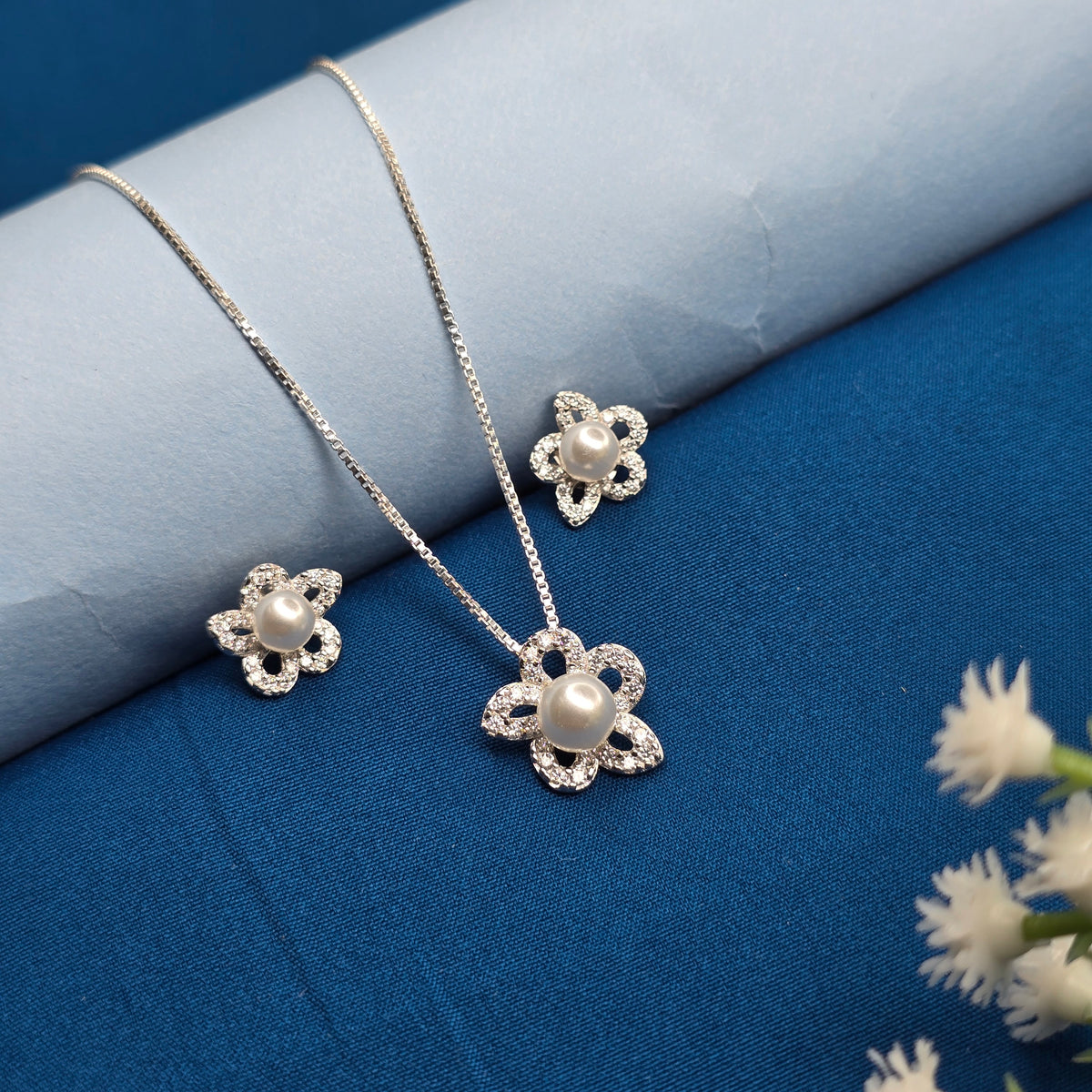 925 Sterling Silver Elegant Pearl Drop Floral Set