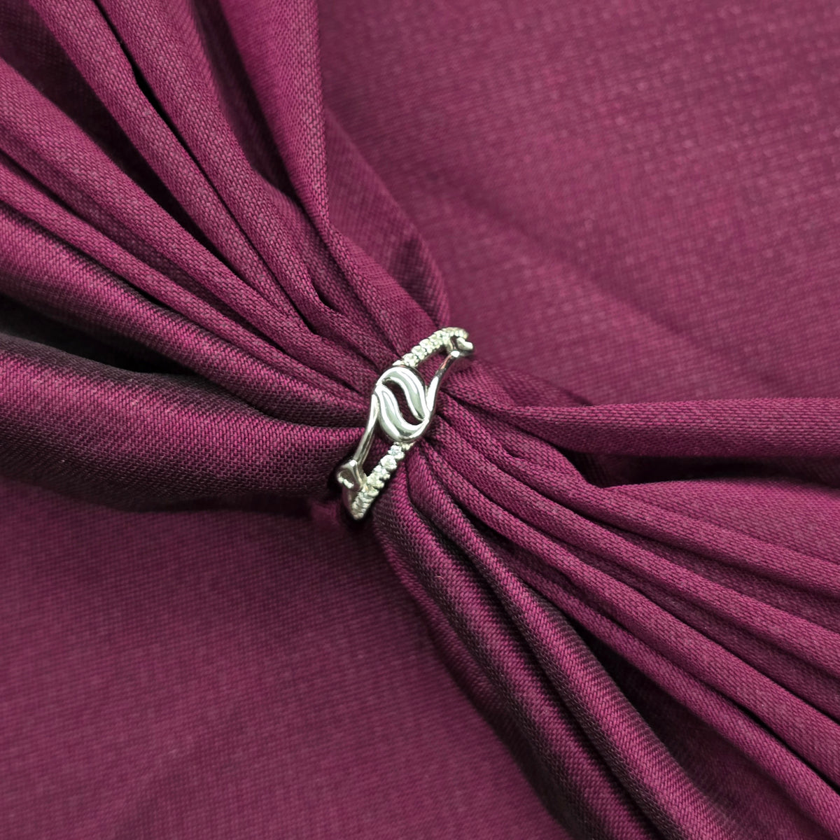 Elegant Wave Design 925 Silver Ring