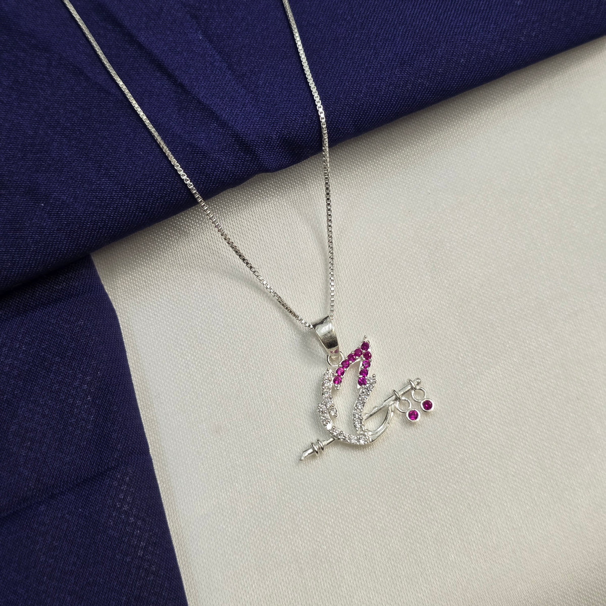 925 Sterling Silver Elegant Krishna Mor Pankh Chain Pendant